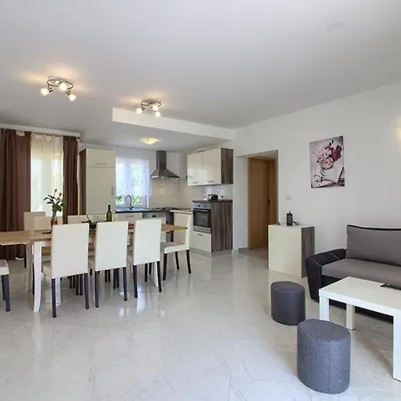 Mit Privatpool Fuer 10 Personen Ca 150 Qm In Medulin, Istrien Suedkueste Von Istrien Holiday home *