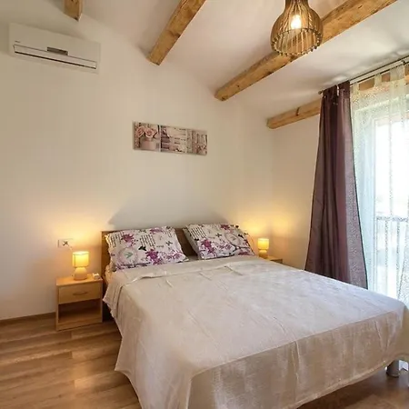 Holiday home Mit Privatpool Fuer 10 Personen Ca 150 Qm In Medulin, Istrien Suedkueste Von Istrien Pula