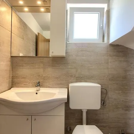Holiday home Mit Privatpool Fuer 10 Personen Ca 150 Qm In Medulin, Istrien Suedkueste Von Istrien