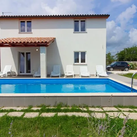 Mit Privatpool Fuer 10 Personen Ca 150 Qm In Medulin, Istrien Suedkueste Von Istrien Holiday home Pula