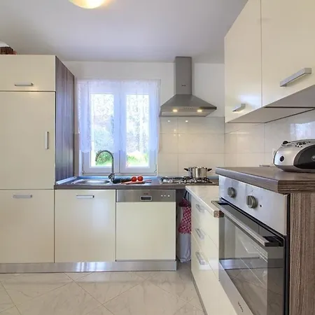 Mit Privatpool Fuer 10 Personen Ca 150 Qm In Medulin, Istrien Suedkueste Von Istrien Holiday home Pula